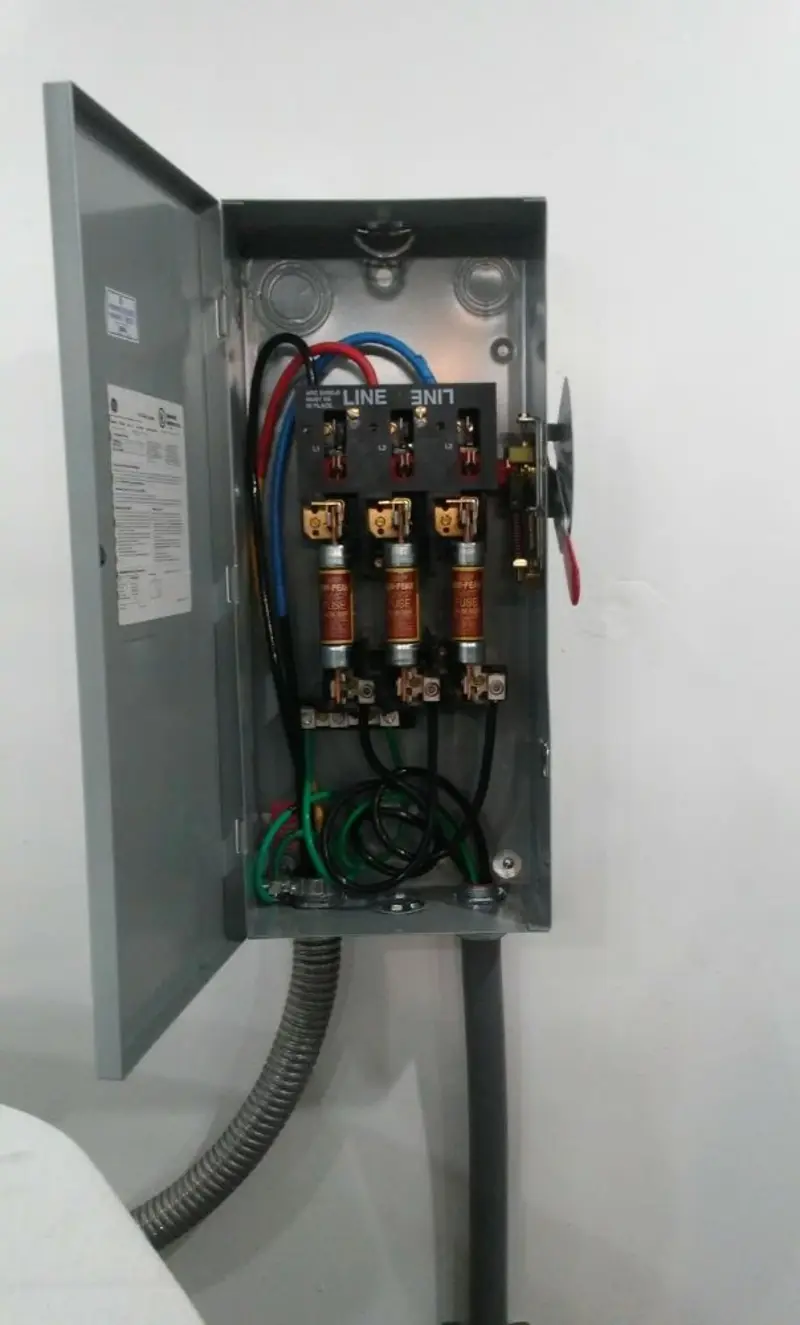 Three-phase disconnect switch installed for Smoke Detector Installation in Port Charlotte